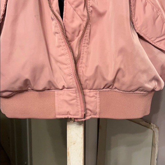 Bomber - Picture 4 of 4